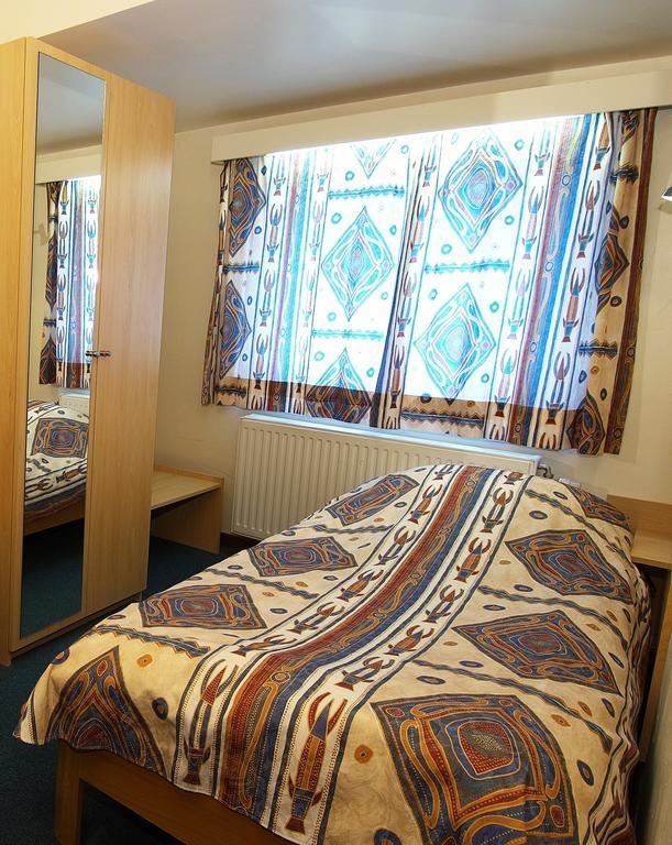 Hotel Apollo Zutendaal Zimmer foto